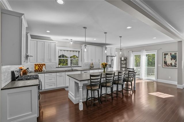 13 Vanderbilt Lane, Portsmouth, RI 02871