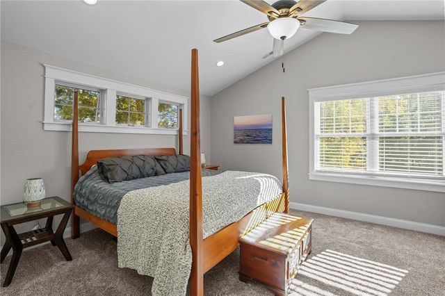 13 Vanderbilt Lane, Portsmouth, RI 02871