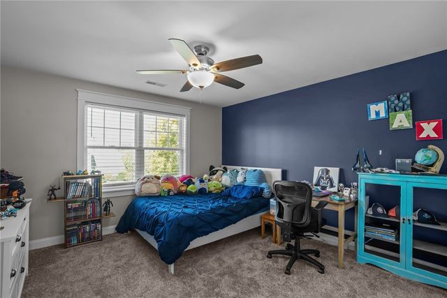 13 Vanderbilt Lane, Portsmouth, RI 02871