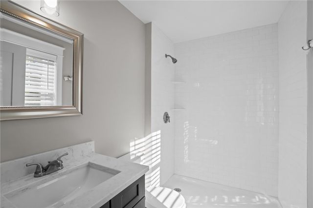 13 Vanderbilt Lane, Portsmouth, RI 02871