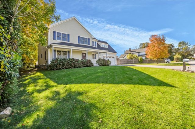 13 Vanderbilt Lane, Portsmouth, RI 02871