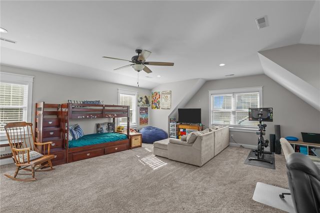 13 Vanderbilt Lane, Portsmouth, RI 02871