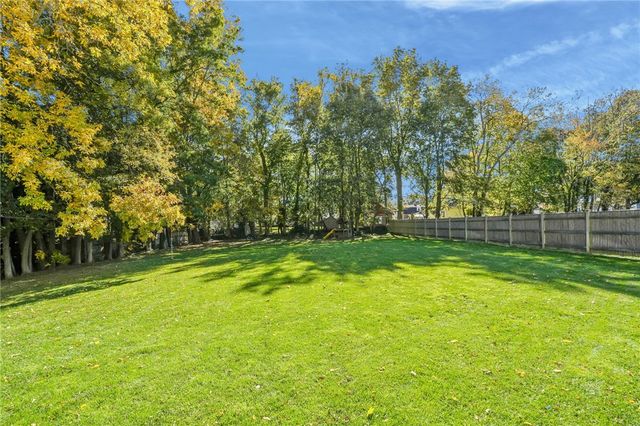 13 Vanderbilt Lane, Portsmouth, RI 02871