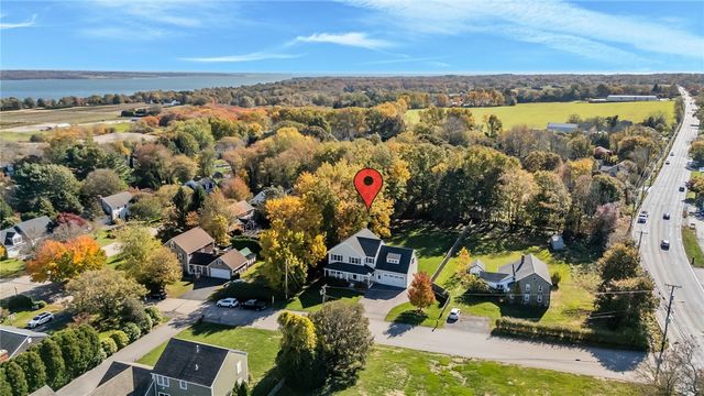 13 Vanderbilt Lane, Portsmouth, RI 02871