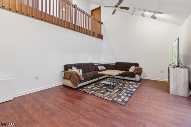 49 Morton Ave, Monroe Twp., NJ 08831