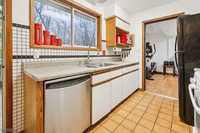 49 Morton Ave, Monroe Twp., NJ 08831