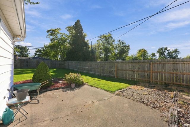 1527 Edenton Drive, Fort Wayne, IN 46804