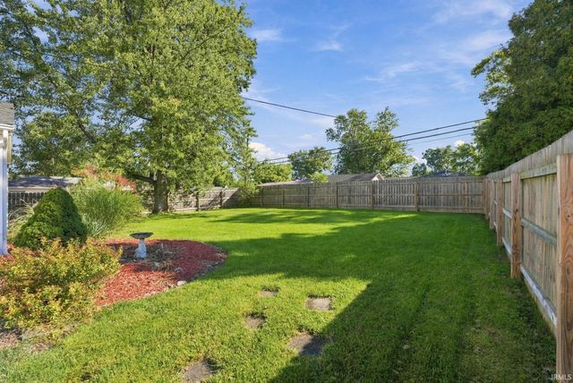 1527 Edenton Drive, Fort Wayne, IN 46804