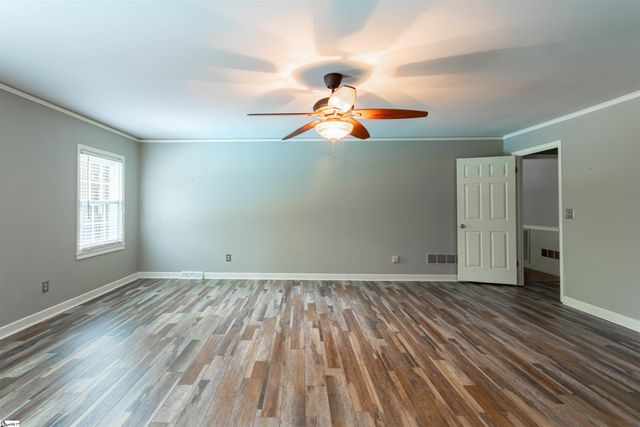 7 Coventry Road, Greenville, SC 29615