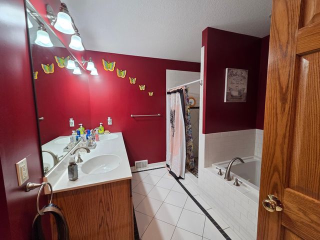 8011 1st Avenue S, Bloomington, MN 55420