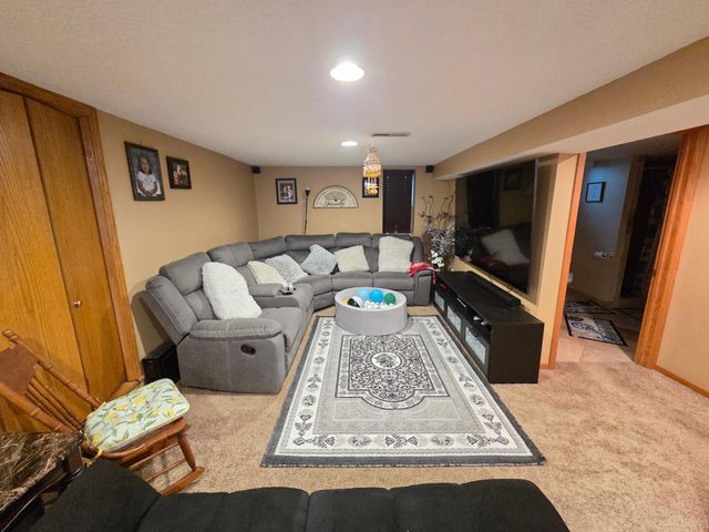 8011 1st Avenue S, Bloomington, MN 55420