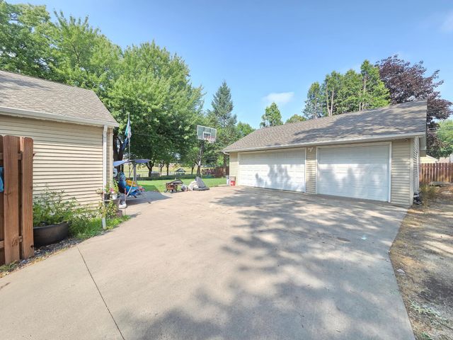 8011 1st Avenue S, Bloomington, MN 55420