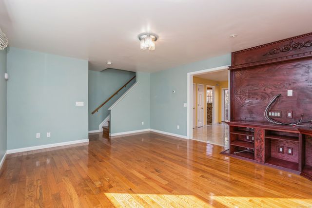 11 Scuppo Road 204, Danbury, CT 06811