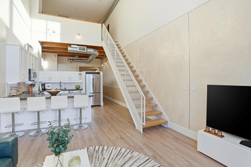 Image 11 of property listing at 333 Santana Row 308, San Jose, CA 95128