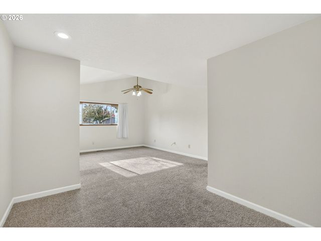 1346 Se 29TH Ct, Hillsboro, OR 97123