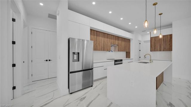 351 NE 25th ST, Cape Coral, FL 33909