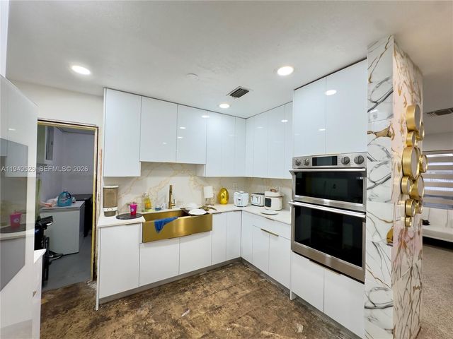 4910 NW 173rd St, Miami Gardens, FL 33055