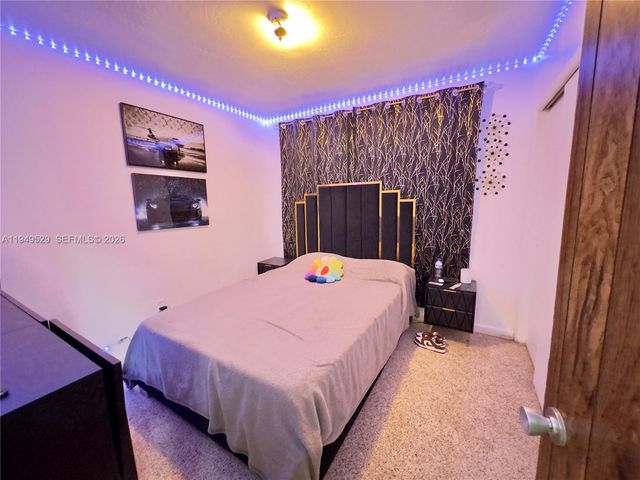 4910 NW 173rd St, Miami Gardens, FL 33055