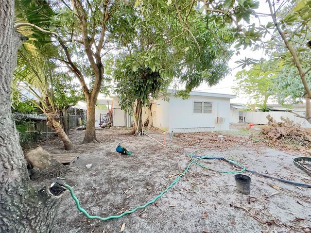 4910 NW 173rd St, Miami Gardens, FL 33055