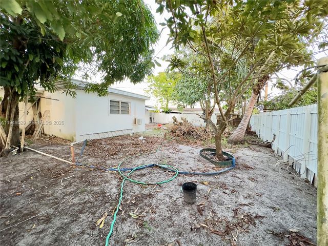 4910 NW 173rd St, Miami Gardens, FL 33055