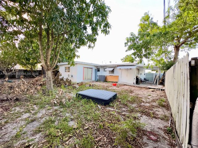 4910 NW 173rd St, Miami Gardens, FL 33055