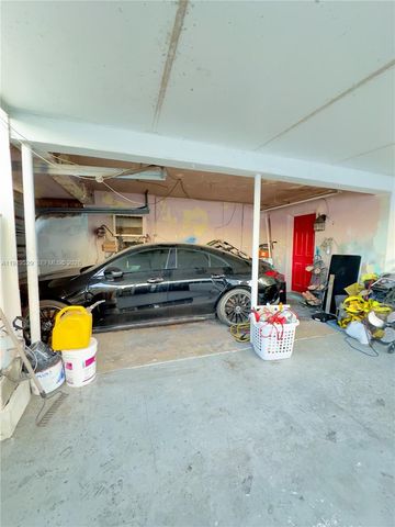 4910 NW 173rd St, Miami Gardens, FL 33055