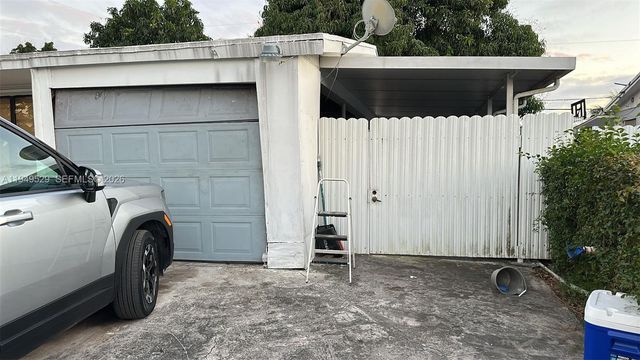 4910 NW 173rd St, Miami Gardens, FL 33055
