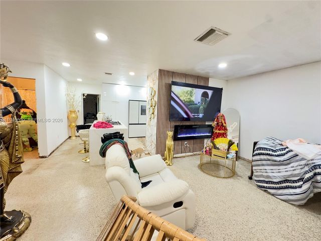 4910 NW 173rd St, Miami Gardens, FL 33055