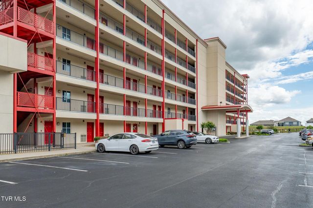 210 Raceday Center Drive 1602, Bristol, TN 37620