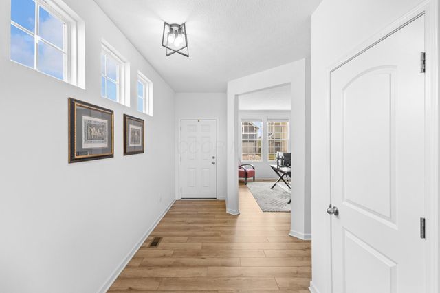 3684 Kassidy Drive, Grove City, OH 43123