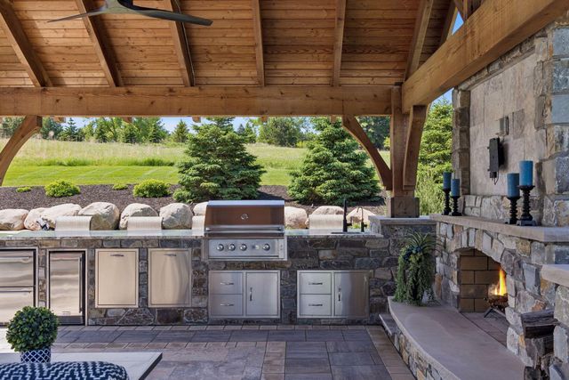 12128 Hilo Court N, Hugo, MN 55038