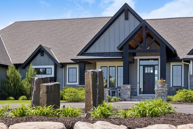 12128 Hilo Court N, Hugo, MN 55038