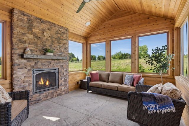 12128 Hilo Court N, Hugo, MN 55038