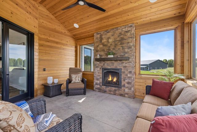 12128 Hilo Court N, Hugo, MN 55038