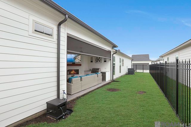 4882 Fairbanks Ave, Gonzales, LA 70737