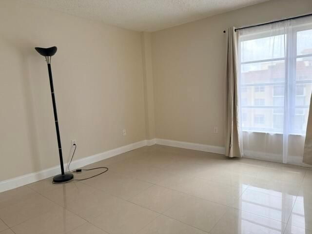 4154 Inverrary Drive 407, Lauderhill, FL 33319