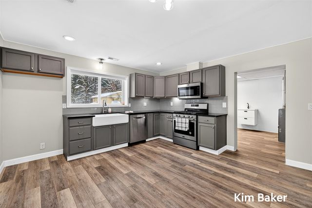 2910 Marquette Avenue, Muskegon, MI 49442