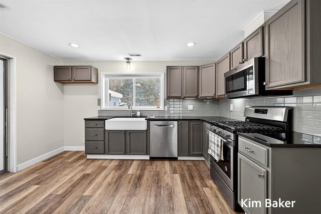 2910 Marquette Avenue, Muskegon, MI 49442