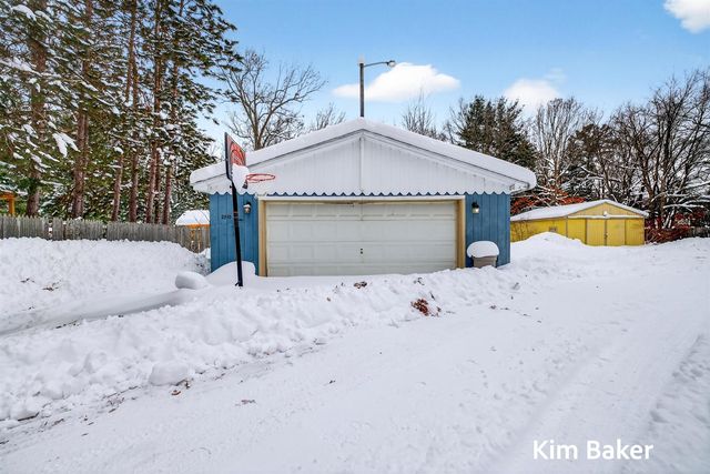 2910 Marquette Avenue, Muskegon, MI 49442