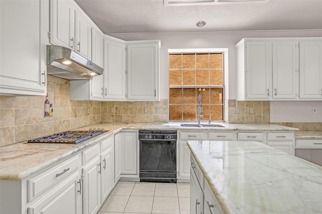 4814 Dixie Court, Sugar Land, TX 77478
