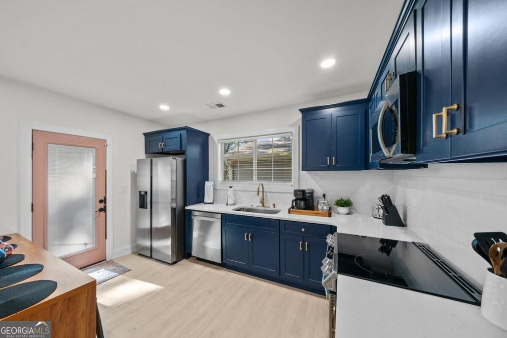 674 Jett Street NW, Atlanta, GA 30318 — photo 4