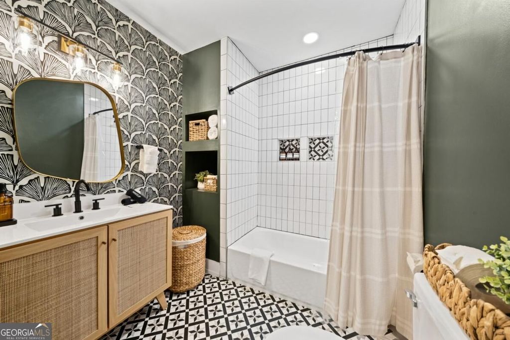 674 Jett Street NW, Atlanta, GA 30318 — photo 5