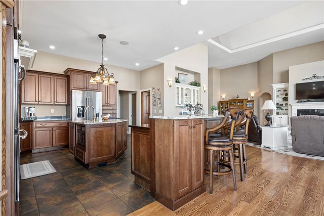 604 Majestic Oak Ridge, Solon, IA 52333