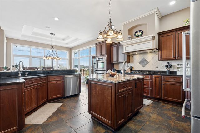 604 Majestic Oak Ridge, Solon, IA 52333