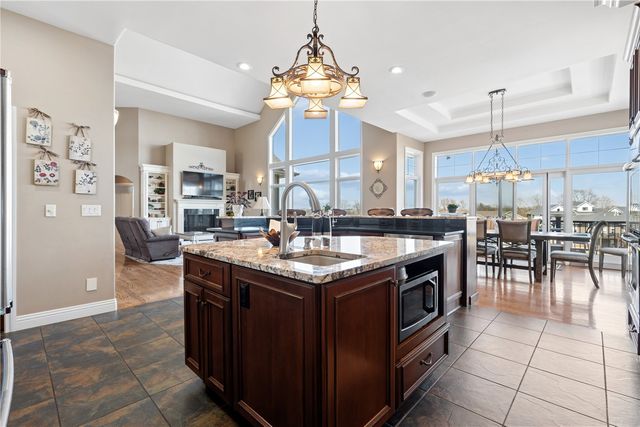 604 Majestic Oak Ridge, Solon, IA 52333