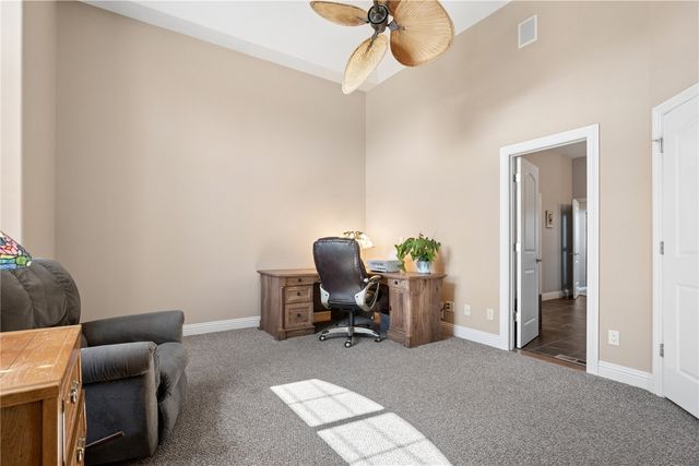 604 Majestic Oak Ridge, Solon, IA 52333