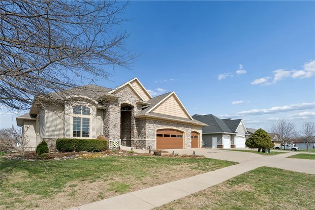 604 Majestic Oak Ridge, Solon, IA 52333