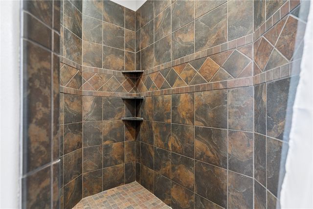 604 Majestic Oak Ridge, Solon, IA 52333