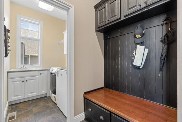 604 Majestic Oak Ridge, Solon, IA 52333
