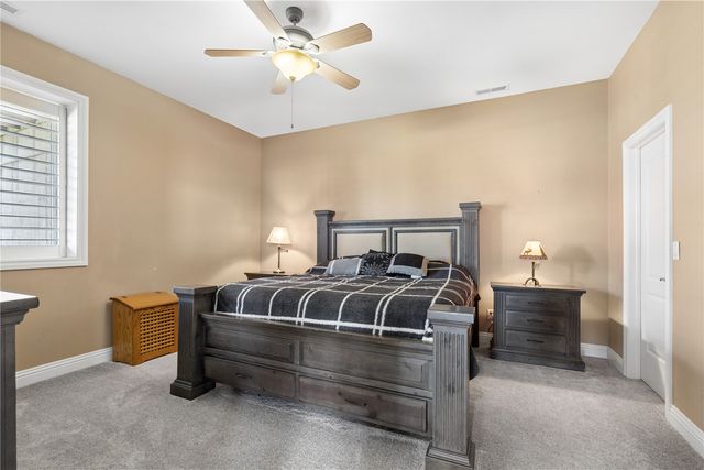 604 Majestic Oak Ridge, Solon, IA 52333